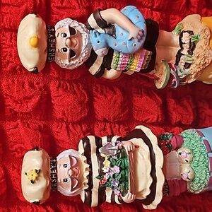 VINTAGE 2000 HERSHEY CHOCOLATE WORLD ELF. SUMMER AND SPRING BELLS SET OF 2